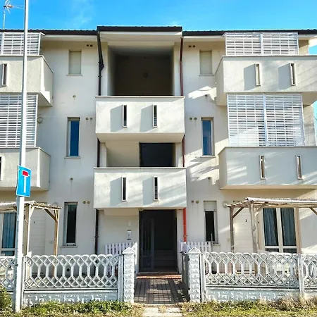 Lejlighed F001 - Fano, Trilocale Con Portico A 30mt Dal Mare