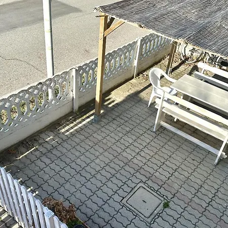 F001 - Fano, Trilocale Con Portico A 30mt Dal Mare