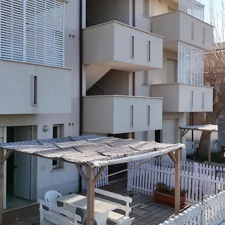 דירה F001 - Fano, Trilocale Con Portico A 30mt Dal Mare מארוטה